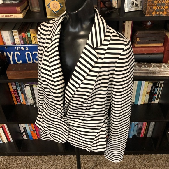 Elle Black & White Striped Peplum Blazer - Picture 4 of 8